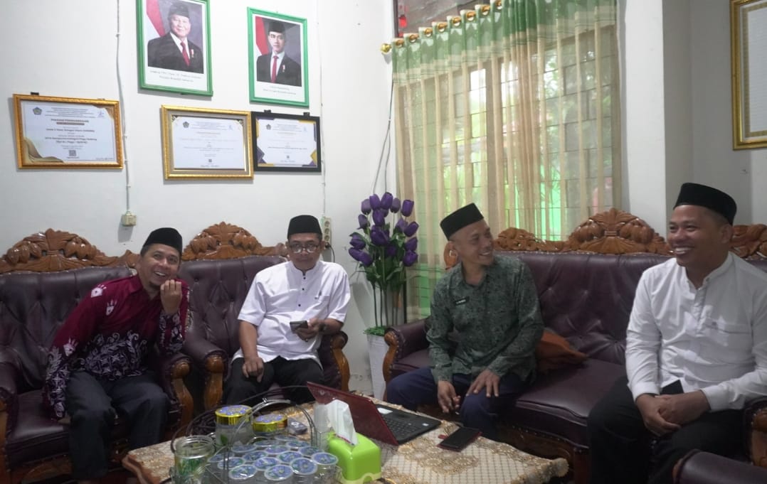 Kunjungan dan Pembinaan Pokjawas, Bapak H. Rahmad Dorong Peningkatan Mutu Guru di MAN 2 HSU